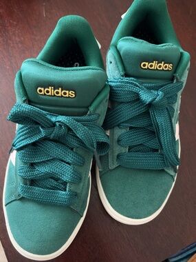 adidas Women’s Dark Green Grand Court Alpha ‘00s Sneaker. Size 7.5 Medium Width.